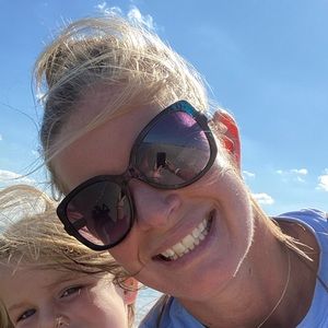 Meet your Posher, Andrea